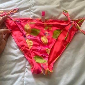 NWOT Victoria secret bikini bottom.